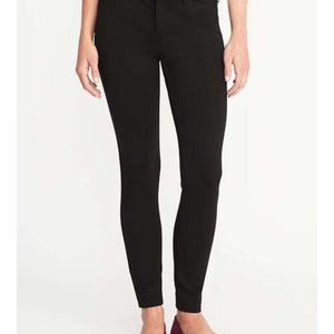 Brand New, Old Navy Built in Sculpt Pixie Pants, Black, Size12